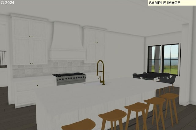 kitchen featuring a kitchen island with sink, sink, dark hardwood / wood-style floors, decorative backsplash, and range