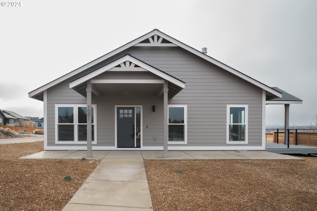 view of front of property with a patio