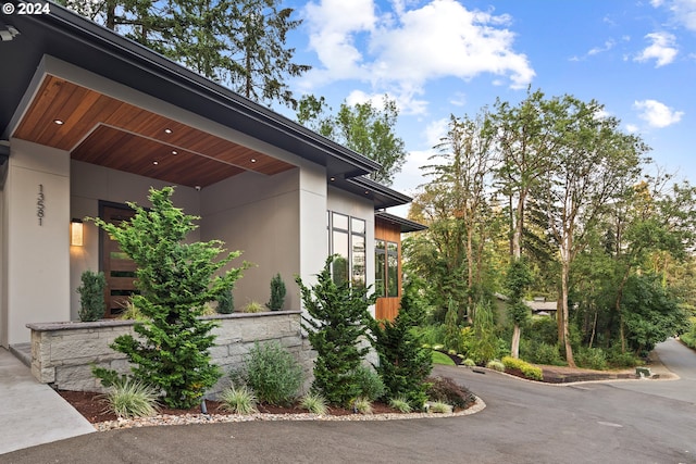 13581 Goodall Rd, Lake Oswego, OR 97034 - view of property exterior with stucco siding