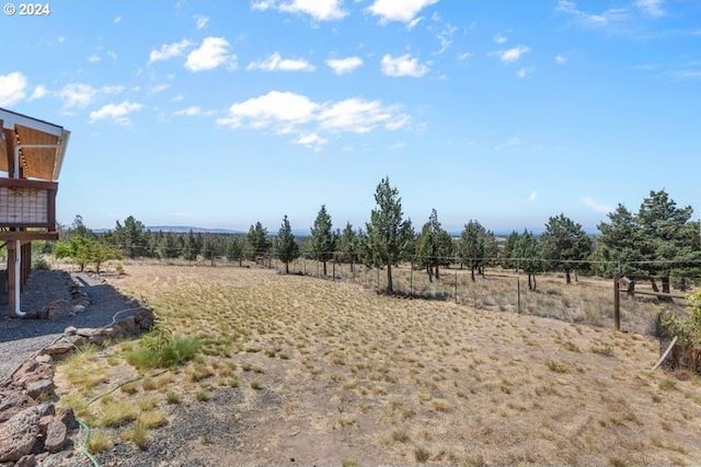 view of yard featuring a rural view