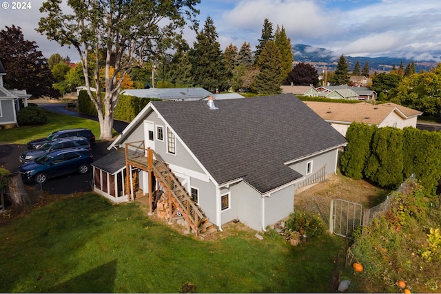 3465 Avalon Dr, Hood River, OR 97031 - aerial view featuring a mountain view