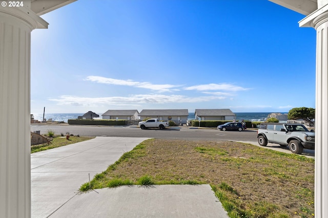 view of yard featuring a water view