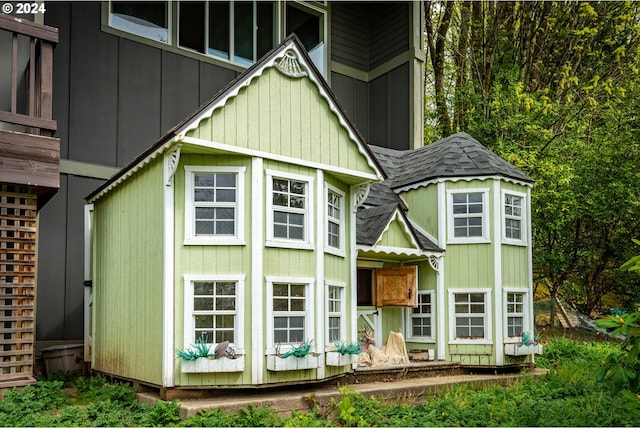 view of shed / structure