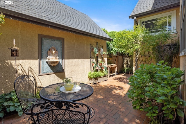 2130 NE Klickitat St, Portland, OR 97212 - view of patio featuring fence