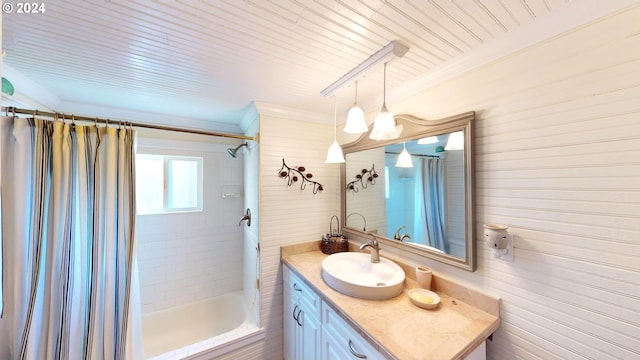 14115 N Bank Rd, Roseburg, OR 97470 - bathroom featuring vanity, shower / bathtub combination with curtain, and crown molding