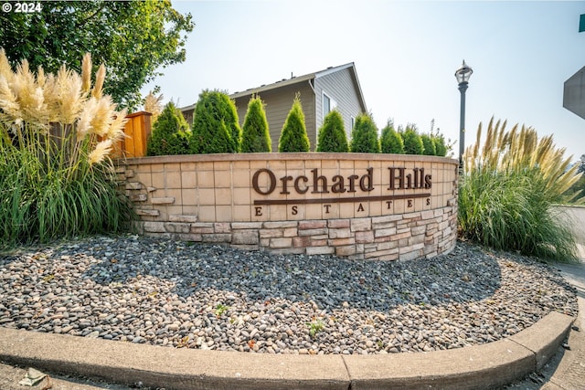 view of community / neighborhood sign