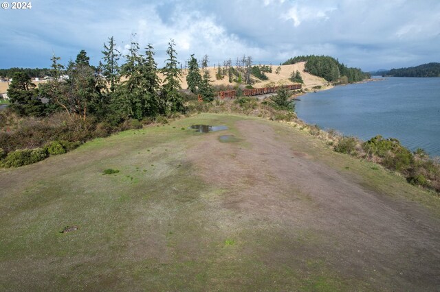 92851 Trans Pacific Ln, North Bend, OR 97459