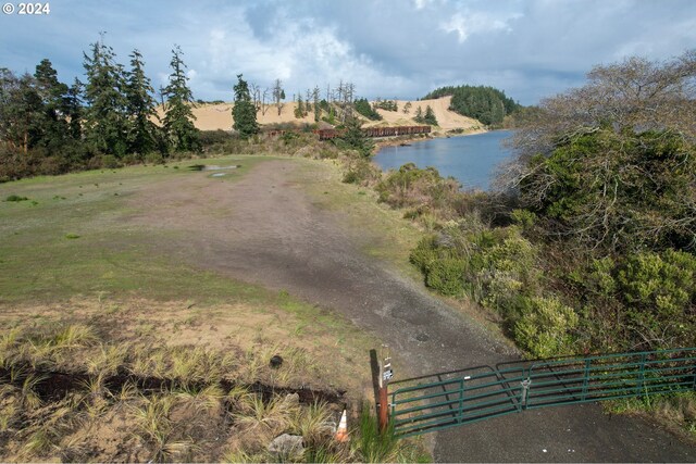92851 Trans Pacific Ln, North Bend, OR 97459