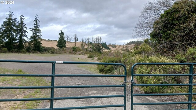 92851 Trans Pacific Ln, North Bend, OR 97459