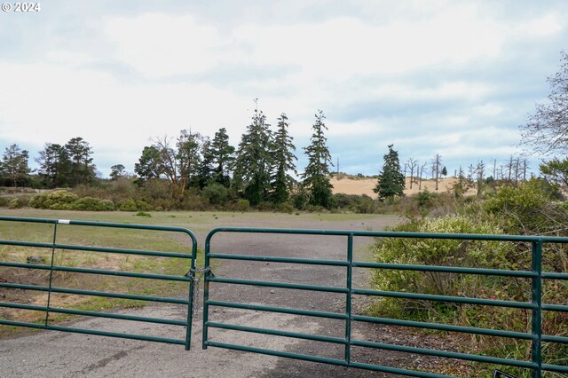 92851 Trans Pacific Ln, North Bend, OR 97459