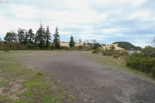 92851 Trans Pacific Ln, North Bend, OR 97459