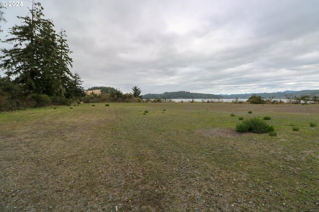 92851 Trans Pacific Ln, North Bend, OR 97459