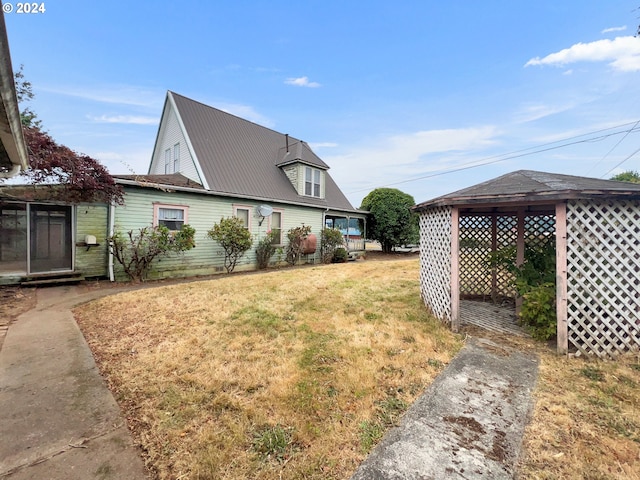 view of yard featuring a gazebo