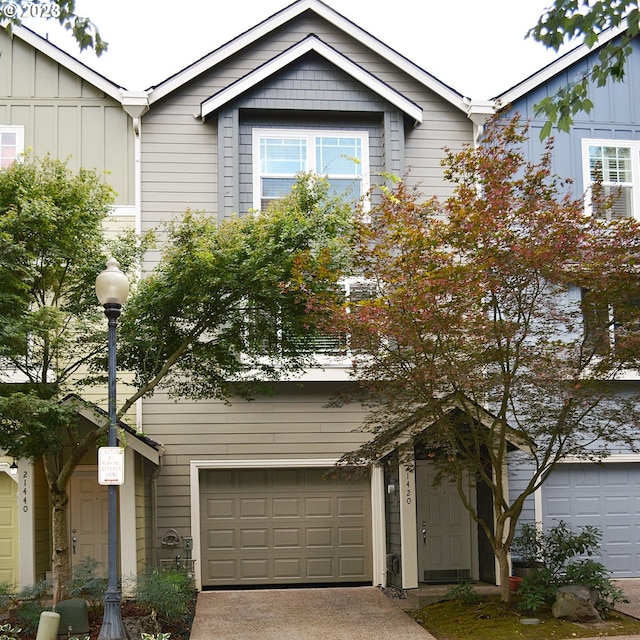 view of front facade with a garage