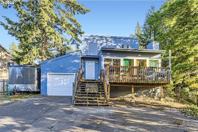 view of front facade featuring a wooden deck