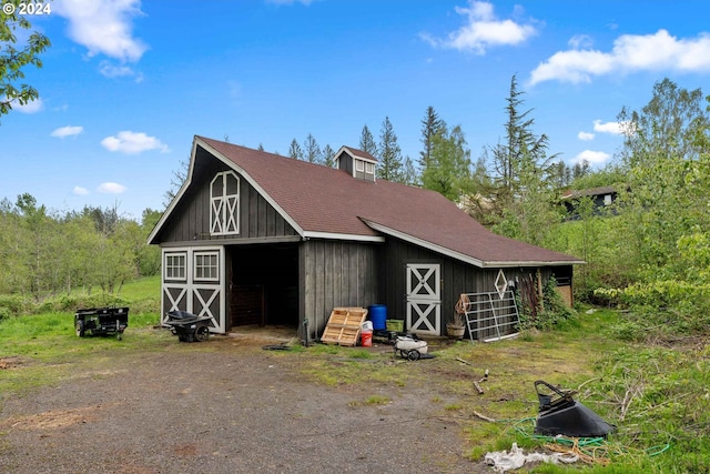 view of outbuilding