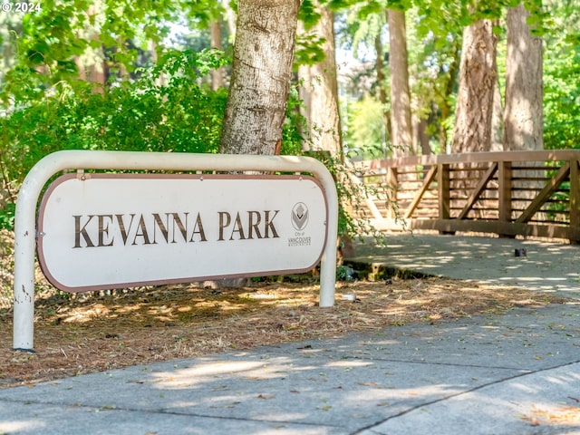 view of community / neighborhood sign