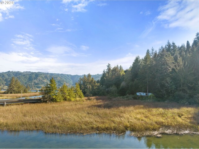 181 Kingfisher Ln, Reedsport, OR 97467