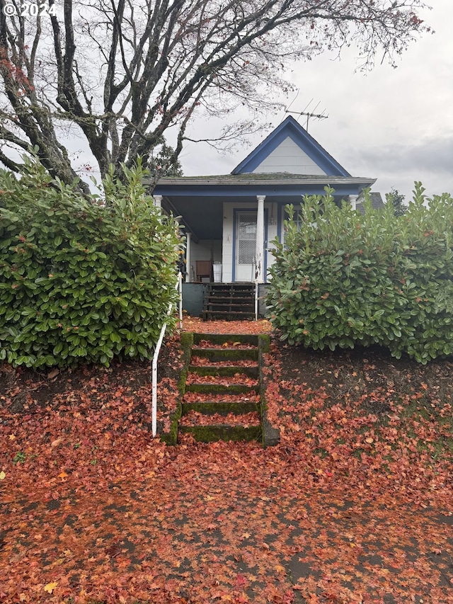 view of front facade featuring a porch