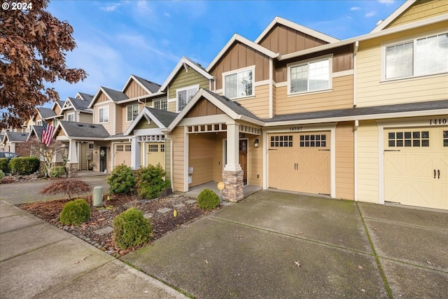 view of front facade featuring a garage