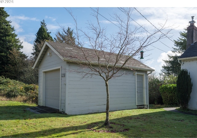 view of detached garage