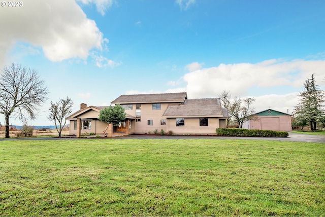 view of front of house featuring a front yard