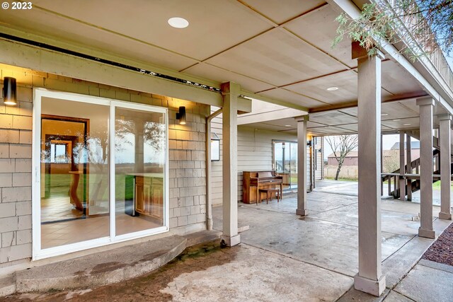 27717 Royal Ave, Eugene, OR 97402 - view of patio / terrace