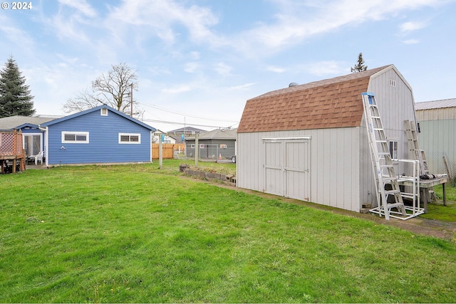 view of yard with a shed