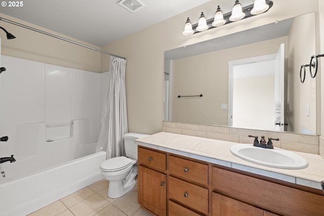834 NW 3rd Ave, Canby, OR 97013 - bathroom featuring vanity, shower / bath combo, and tile patterned flooring
