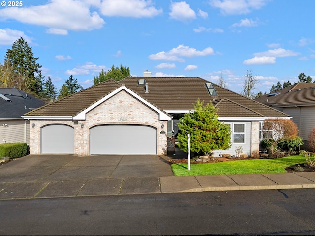 view of front facade featuring a garage