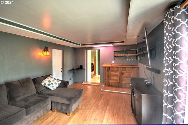 486 Ridge Dr, Gearhart, OR 97138 - living room with wood finished floors and a dry bar