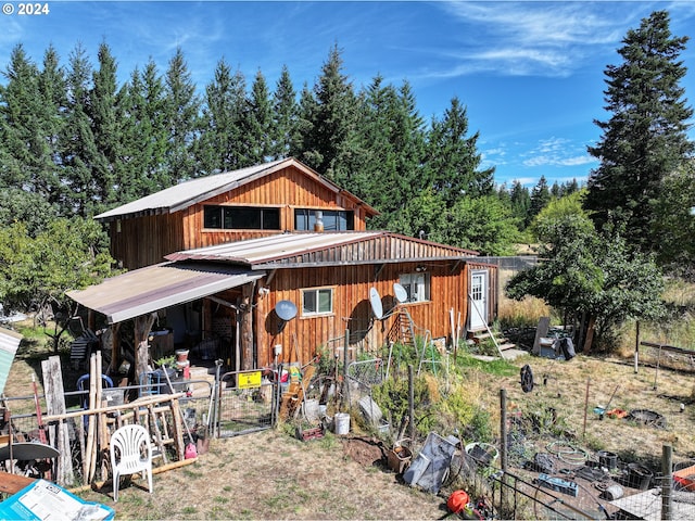 view of front of home with metal roof