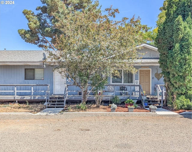 view of front of house with covered porch