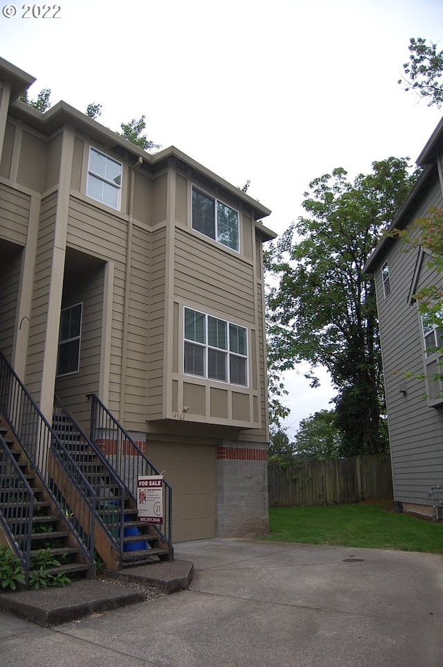 view of front of home featuring a garage