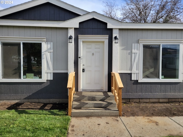 view of property entrance