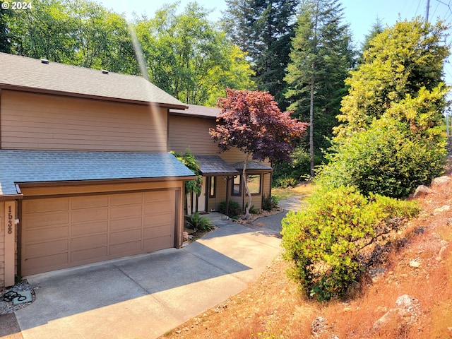 view of front facade with a garage