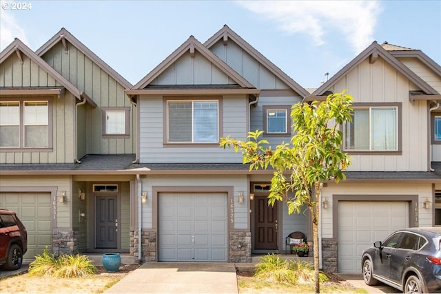 view of front of house with a garage