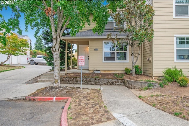 view of front of property featuring a garage