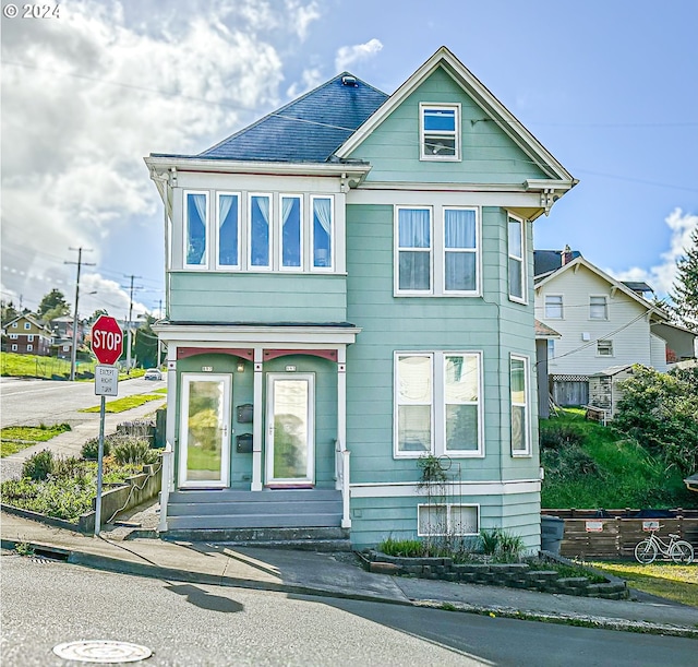 view of front of house