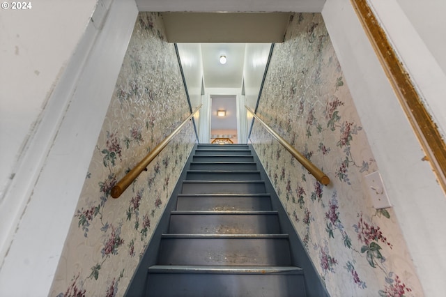 30274 Peoria Rd, Shedd, OR 97377 - stairway featuring wallpapered walls