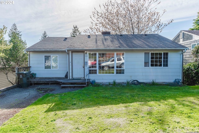 view of front of house featuring a front yard