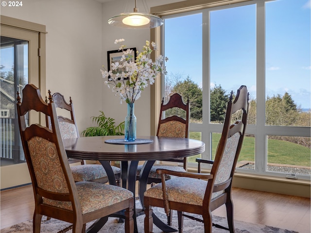 dining room featuring light hardwood / wood-style flooring