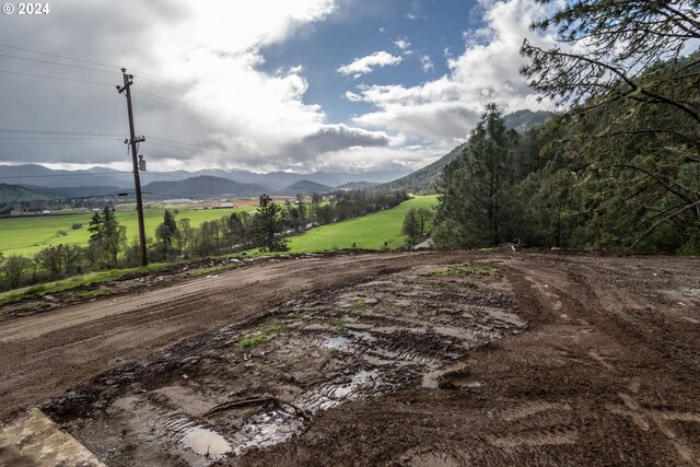 1955 Weaver Rd, Myrtle Creek, OR 97457