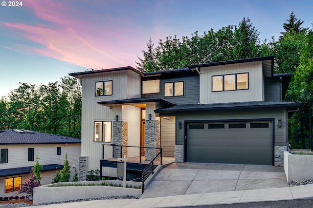 view of front facade with a garage