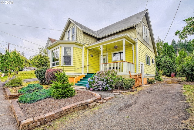 view of front of home featuring a porch