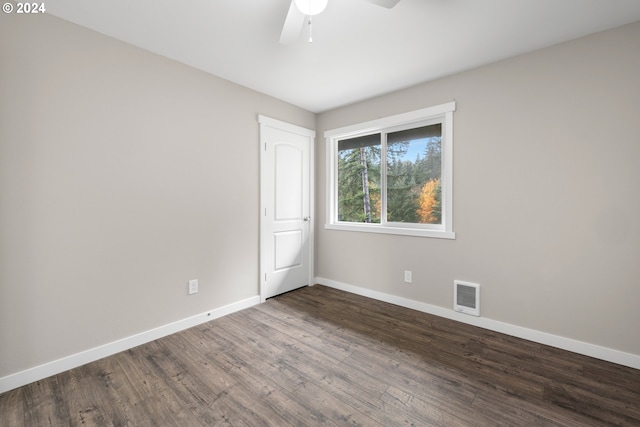 unfurnished room featuring wood-type flooring and ceiling fan