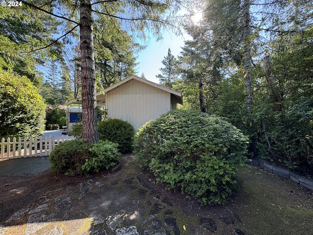 Listing photo 3 for 246 Horseshoe Bnd, Florence OR 97439