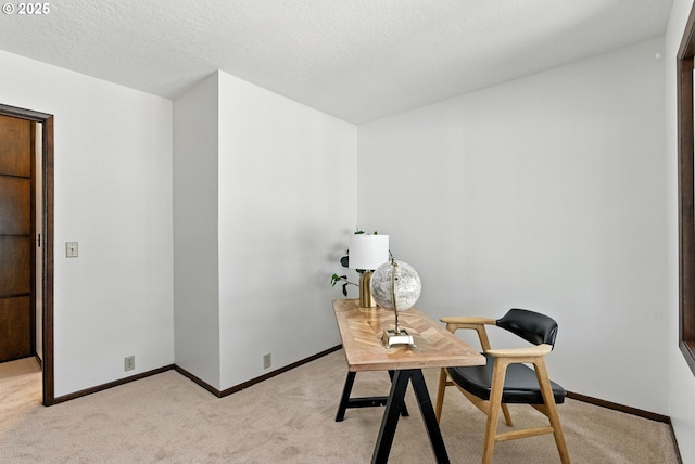 160 Beatrice Ave, Gladstone, OR 97027 - office area with light carpet and baseboards