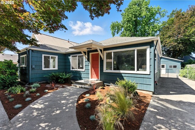160 Beatrice Ave, Gladstone, OR 97027 - view of front facade featuring a garage and a shingled roof