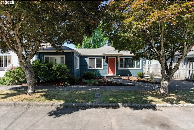 160 Beatrice Ave, Gladstone, OR 97027 - view of front of house with a shingled roof